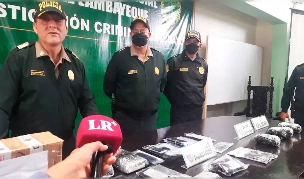 Zenón Loayza exhortó a la población a no comprar dispositivos que no tengan documentación legal. Foto: Carlos Romero/La República Zenón Loayza exhortó a la población a no comprar dispositivos que no tengan documentación legal. Foto: Carlos Romero/La República