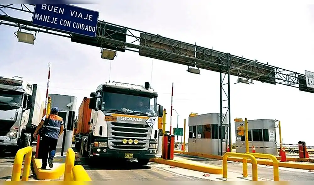 Para aplacar los reclamos de los transportistas el gobierno recurre al subsidio del peaje. Foto: La República