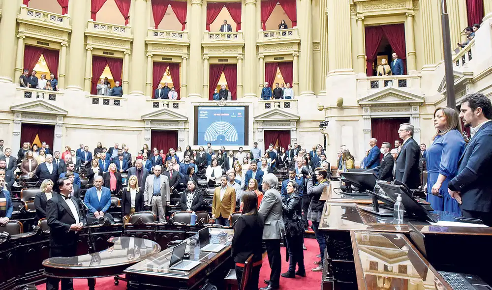 Fraternos. Diputados celebran sesión especial en rechazo al ataque contra la vicepresidenta. Fraternos. Diputados celebran sesión especial en rechazo al ataque contra la vicepresidenta.