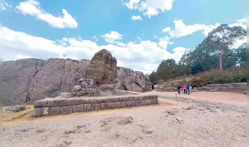 Qenqo. Ubicado a 40 minutos de la ciudad, este lugar de factura inca se habrían efectuado sacrificios durante el Imperio. Foto: La República Qenqo. Ubicado a 40 minutos de la ciudad, este lugar de factura inca se habrían efectuado sacrificios durante el Imperio. Foto: La República