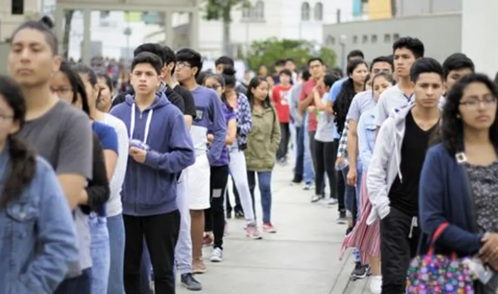 Los peruanos que buscan trabajo en el sector formal esperan ganar en promedio S/3.140 (US$823). Foto: Andina