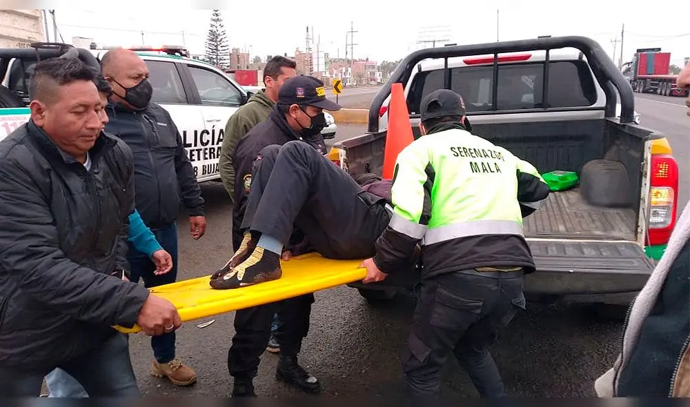 Panamericana Sur: conductor de moto resultó con diversas contusiones, pero casco le salvó la vida. Foto: Óscar Chumpitaz/LR