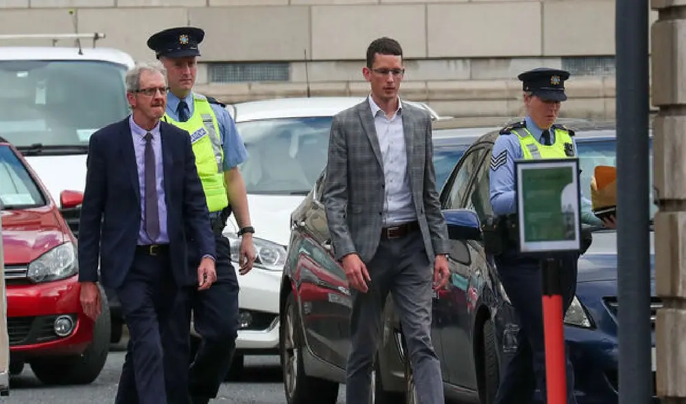 El docente Enoch Burke alegó motivos de conciencia para negarse a aceptar los deseos de un estudiante transgénero. Foto: Tribunales de Collins