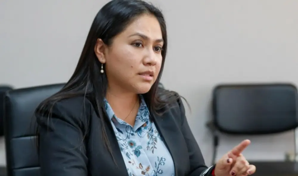 Heidi Juárez señaló que todavía no piensa integrar otra bancada tras renunciar al grupo de Alianza para el Progreso. Foto: Facebook/Heidi Juárez Heidi Juárez señaló que todavía no piensa integrar otra bancada tras renunciar al grupo de Alianza para el Progreso. Foto: Facebook/Heidi Juárez