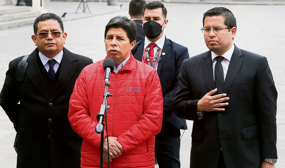 Diligencia. "Hemos ido a decirle a la fiscal de la Nación que no solo rechazo, sino que niego rotundamente estas falsas acusaciones que se vienen dando", afirmó el presidente Pedro Castillo. Foto: Félix Contreras/ La República