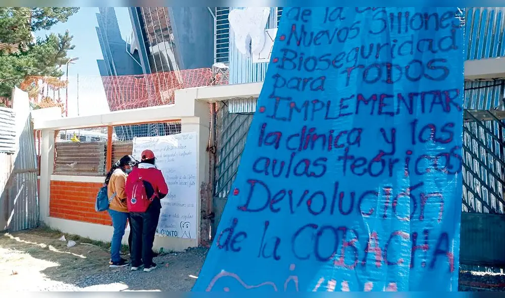 Toma. Local de la UNA Puno fue cerrado por estudiantes. Foto: Juan Carlos Cisneros/ La República Toma. Local de la UNA Puno fue cerrado por estudiantes. Foto: Juan Carlos Cisneros/ La República