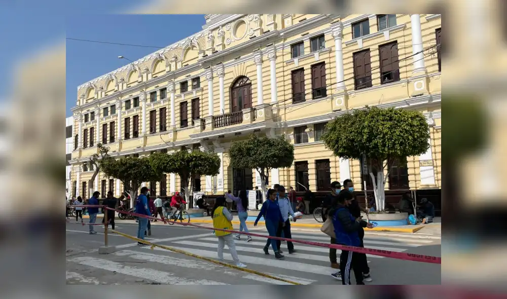 La venta de chips continúa a pesar de las prohibiciones. Foto: Rosa Quincho/ URPI-LR