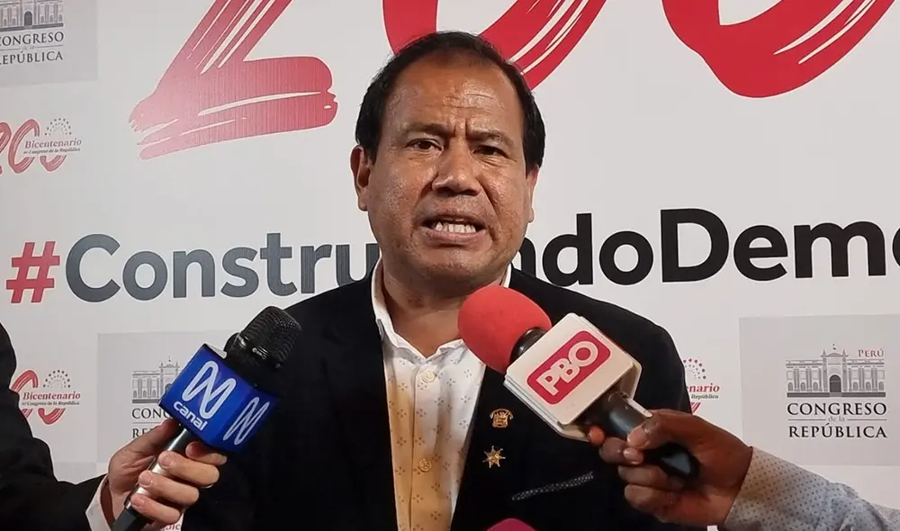 Edgar Tello señaló que los diálogos escuchados entre César Acuña y sus allegados de APP no corresponden a actos partidarios. Foto: Gianella Aguirre/URPI-LR