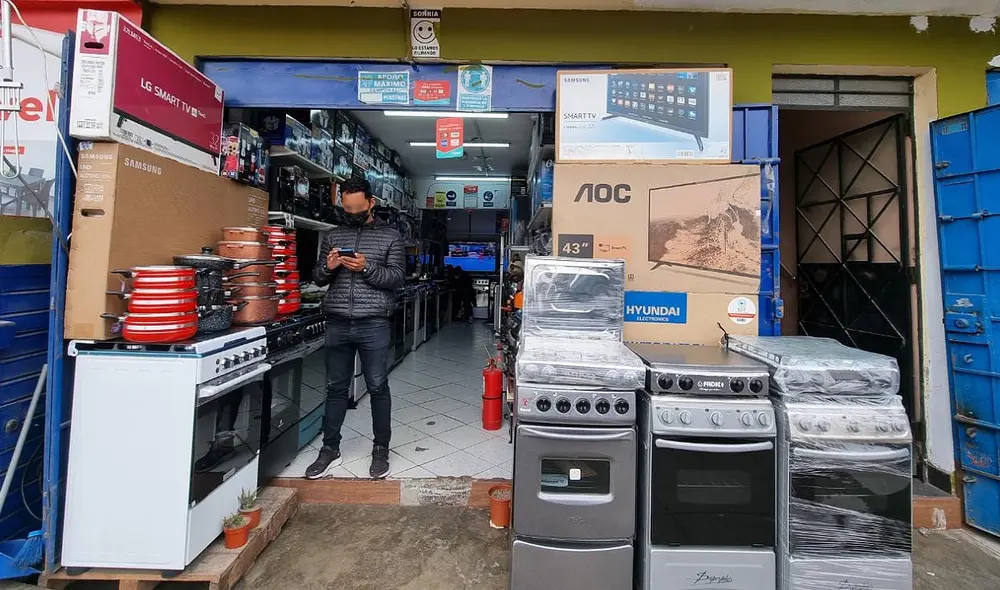 El cabecilla de la banda Los Topos de Ate Vitarte fue capturado en fragancia. Foto: Mary Luz Aranda-URPI/LR El cabecilla de la banda Los Topos de Ate Vitarte fue capturado en fragancia. Foto: Mary Luz Aranda-URPI/LR