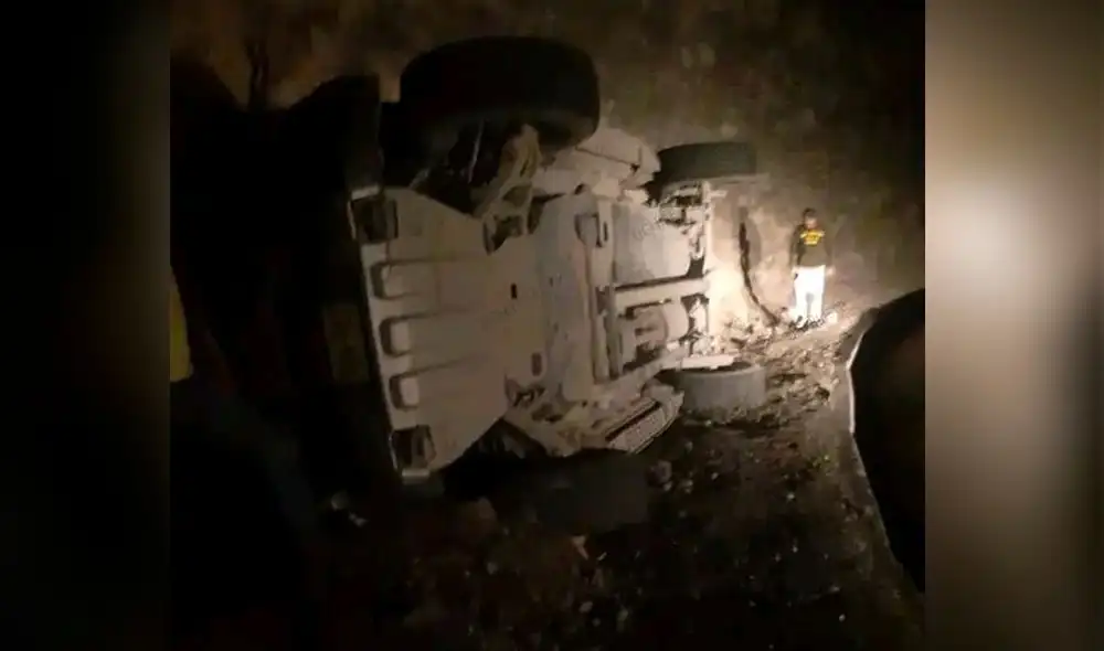 La camioneta quedó a un costado de la vía. Foto: Cajamarca Noticias