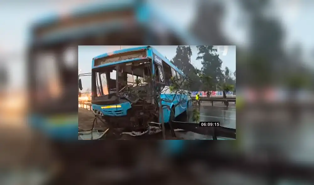 Alrededor de 20 pasajeros iban a bordo de la unidad. Foto: captura Panamericana