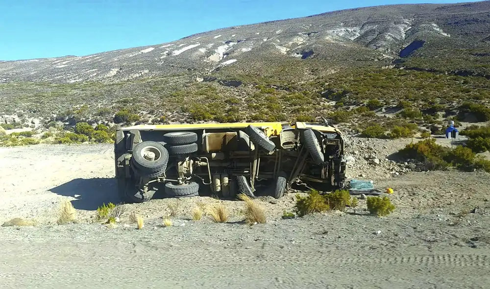 El accidente se produjo en la carretera Arequipa - Puno. Foto: Cortesía Canal 8 El accidente se produjo en la carretera Arequipa - Puno. Foto: Cortesía Canal 8