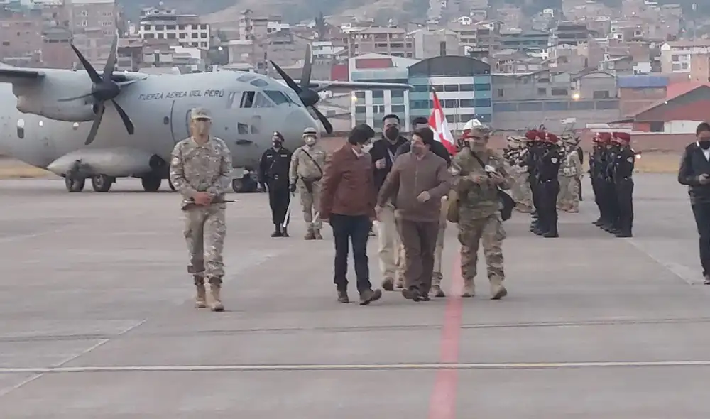 Presidente arribó al aeropuerto Velasco Astete y pasará la noche en Cusco. Foto: La República