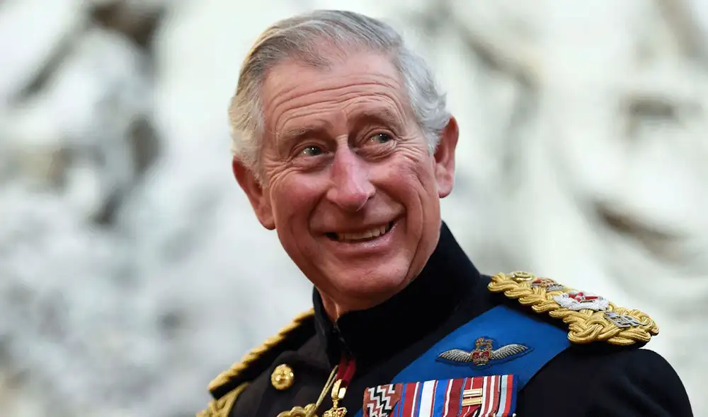 "Mamá, gracias por tu amor y la devoción a nuestra familia", declaró el rey Carlos III durante su primer discurso. Foto: AFP