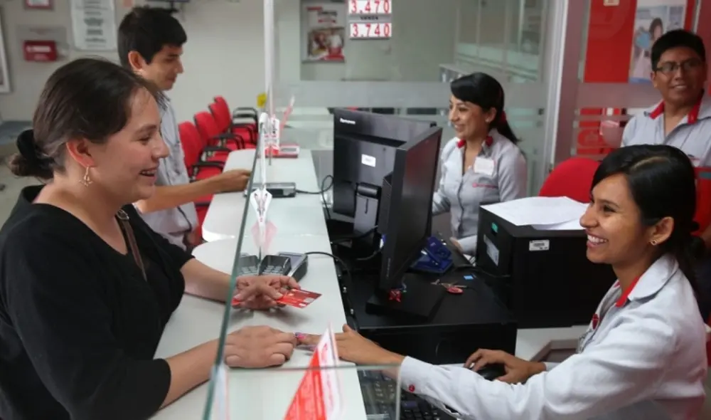 La mayoría de mujeres que trabajaban en el área urbana lo hacen en las actividades de servicios (49,1%) y comercio (30,2%). Foto: Grupo Verona