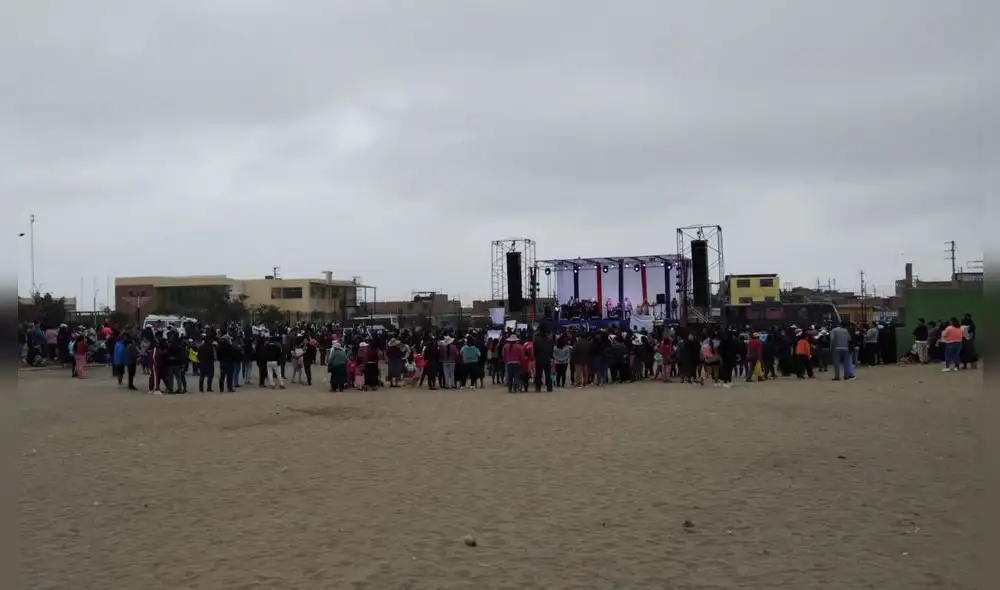 Fue pobre la concentración de simpatizantes de APP. Foto: Yolanda Goicochea/La República