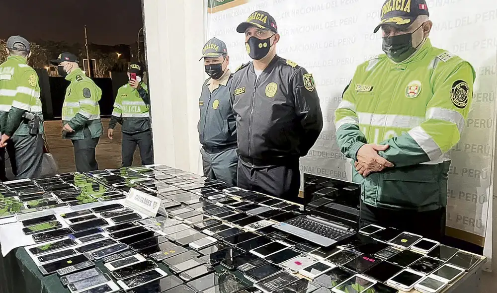 Acciones. La Policía viene realizando constantes operativos.En La Cachina del 12 de Canto Grande, en SJL, policías y fiscales recuperaron 728 celulares y detuvieron a 28 personas. Foto: difusión