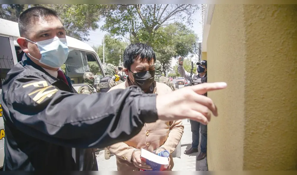 En la cárcel. Gobernador suspendido es acusado de repartir dádivas para no ser fiscalizado. Foto: Rodrigo Talavera/La República En la cárcel. Gobernador suspendido es acusado de repartir dádivas para no ser fiscalizado. Foto: Rodrigo Talavera/La República