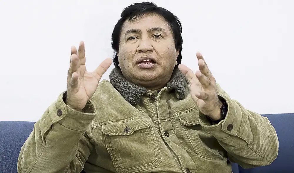 Voz. Lucio Castro afirma que la orden de destruir a la Derrama viene de Palacio de Gobierno. Foto: difusión Voz. Lucio Castro afirma que la orden de destruir a la Derrama viene de Palacio de Gobierno. Foto: difusión