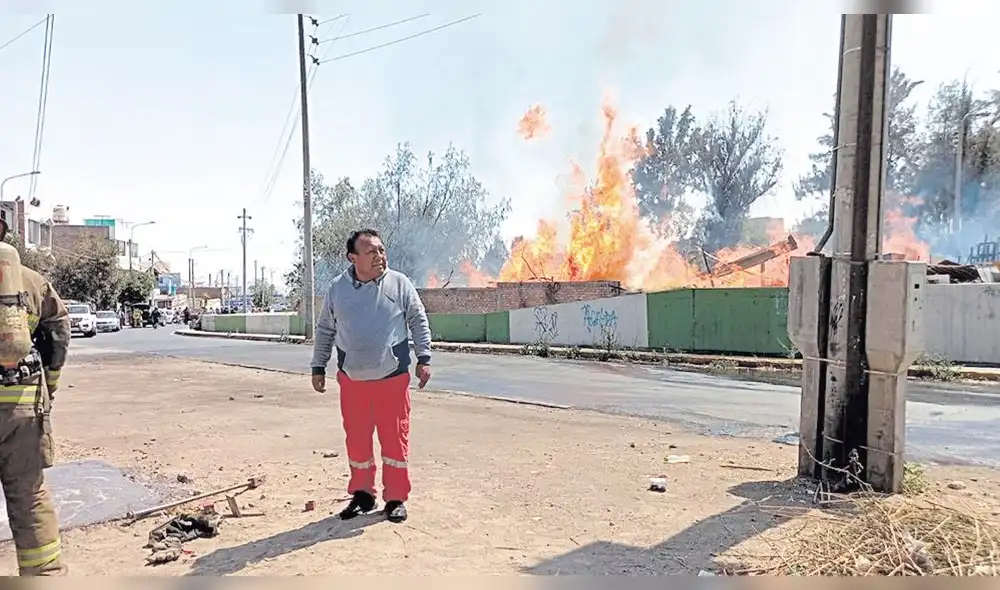 Alarma. Se movilizaron varias unidades de los Bomberos. Foto: La República