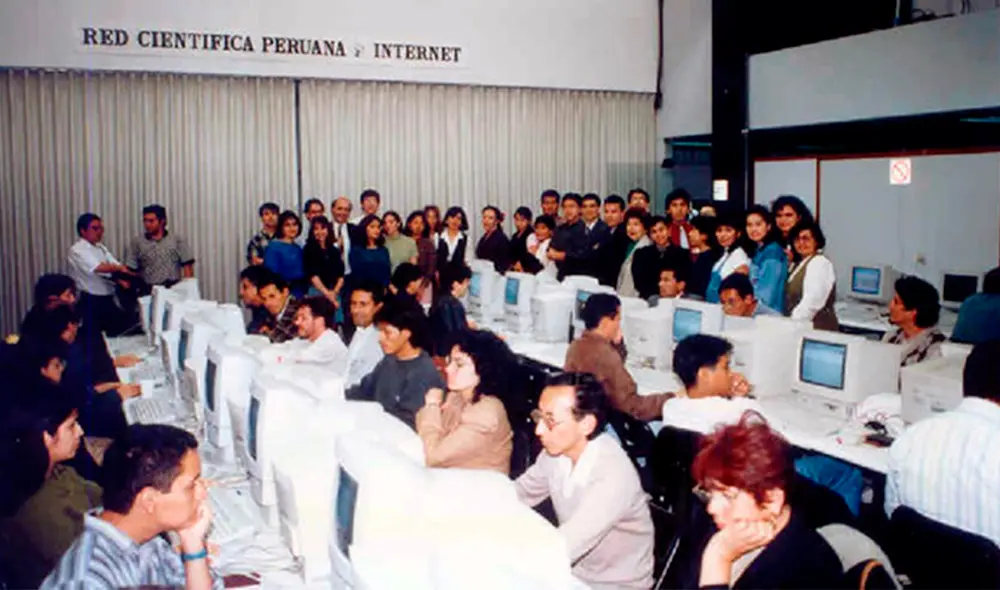 El local permitía que cualquiera utilice las herramientas de Internet. Foto: Miraflores en tu corazón