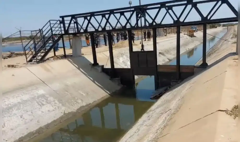Cuerpo fue hallado en el canal Norte, en el distrito de Amotape. Foto: Paita te informa/referencial
