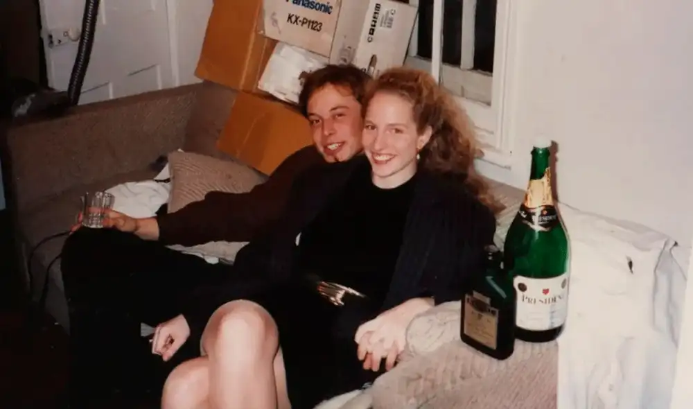 Jennifer Gwynne y Elon Musk comenzaron a salir en 1994, cuando ambos trabajaban como asesores residentes en un dormitorio universitario. Foto: RR Auction Jennifer Gwynne y Elon Musk comenzaron a salir en 1994, cuando ambos trabajaban como asesores residentes en un dormitorio universitario. Foto: RR Auction