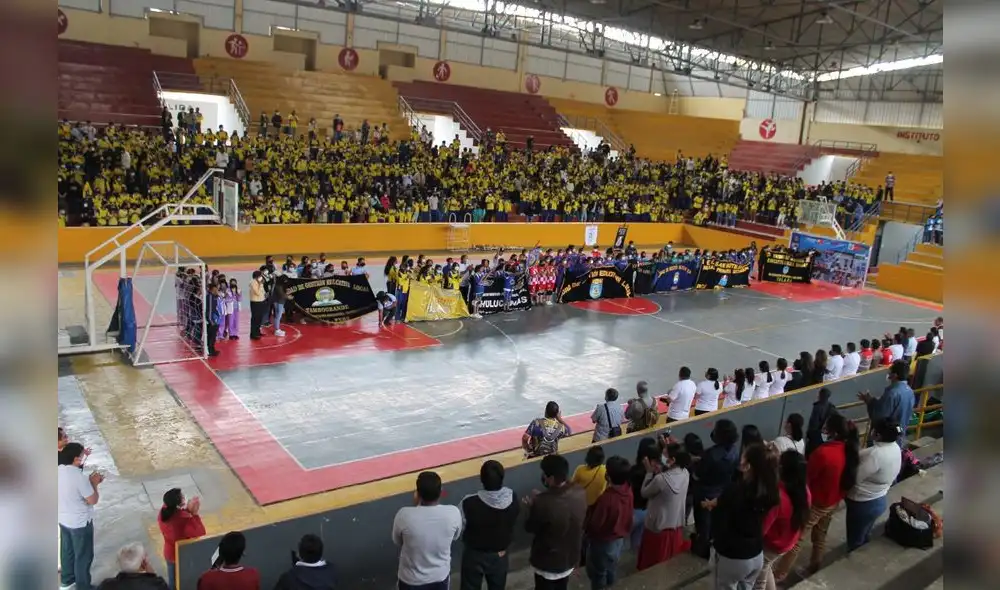 Miles de estudiantes disfrutaron de la fiesta deportiva. Foto: Omar Pacherrez, prensa de juegos escolares
