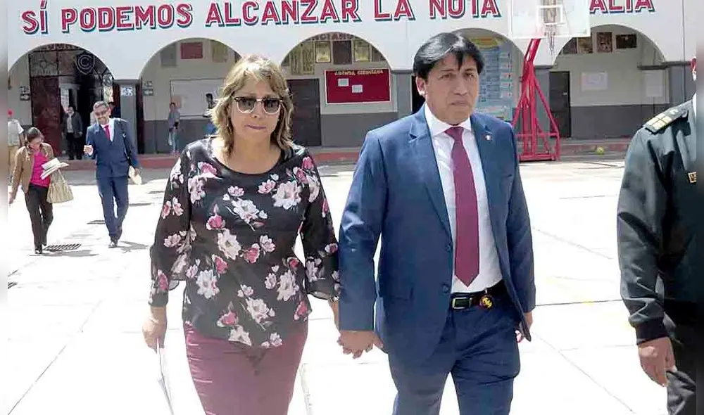 Héroes . Coronel PNP. Julio Becerra Cámara, junto a su esposa, la agente 'Gaviota'. Foto: La República Héroes . Coronel PNP. Julio Becerra Cámara, junto a su esposa, la agente 'Gaviota'. Foto: La República