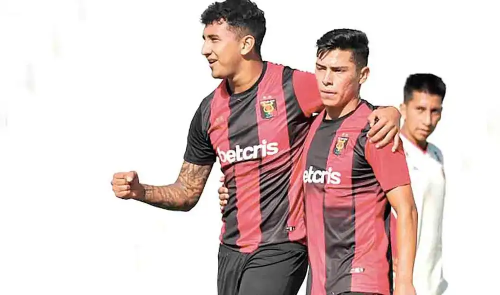 Jóvenes van por el golpe. foto: La República Jóvenes van por el golpe. foto: La República