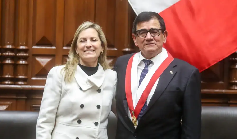 "Fue por Aragón que ella fue representante de la Mesa (en 2021). Y mira cómo le paga", reveló el acciopopulista Darwin Espinoza. Foto: María del Carmen Alva/Facebook "Fue por Aragón que ella fue representante de la Mesa (en 2021). Y mira cómo le paga", reveló el acciopopulista Darwin Espinoza. Foto: María del Carmen Alva/Facebook