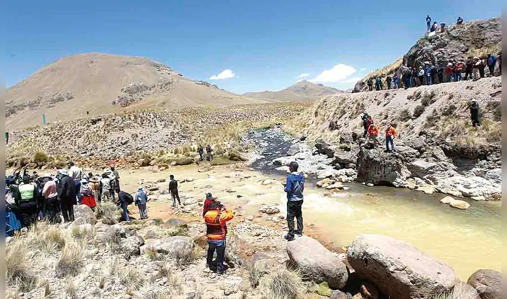 Daños. Aguas fueron contaminadas por actividad minera. Foto: La República Daños. Aguas fueron contaminadas por actividad minera. Foto: La República