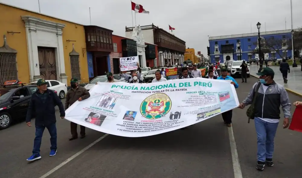 Durante su protesta, recorrieron las principales calles del centro histórico de Trujillo. Foto: Yolanda Goicochea /URPI-LR Durante su protesta, recorrieron las principales calles del centro histórico de Trujillo. Foto: Yolanda Goicochea /URPI-LR