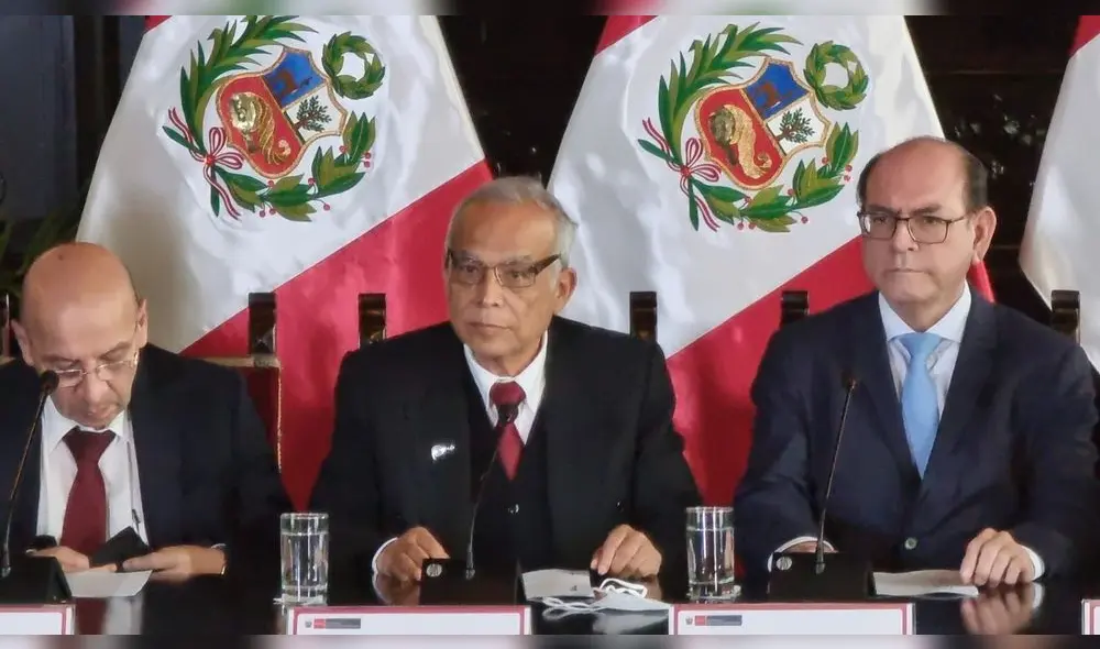 Aníbal Torres lidera conferencia de prensa. Foto: Vanessa Trebejo / URPI-LR