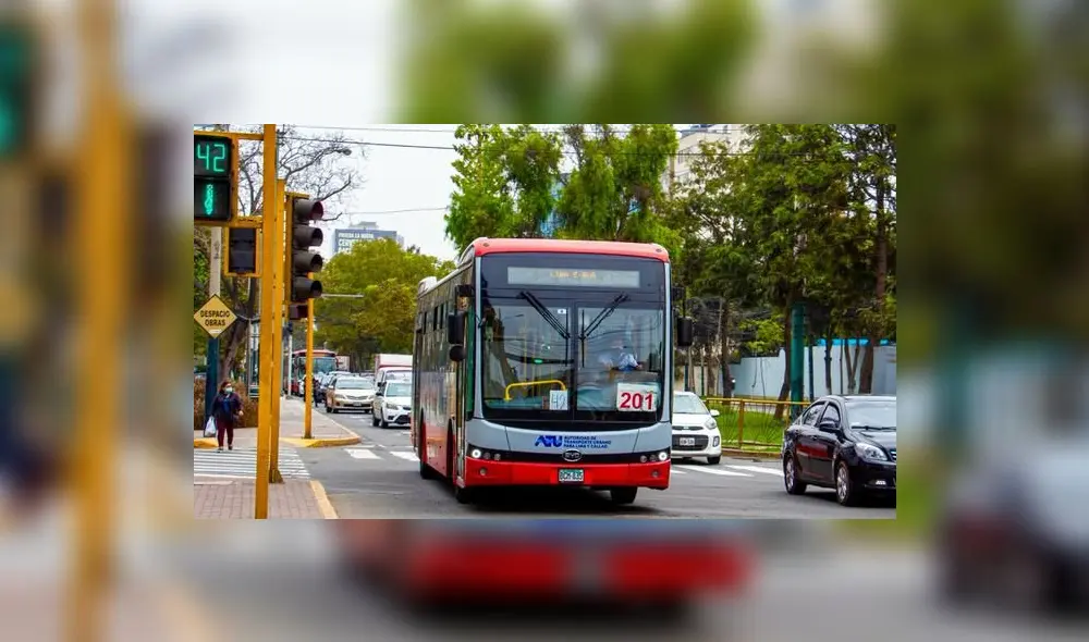 Corredor rojo recorre toda la avenida Javier Prado. Foto: ATU