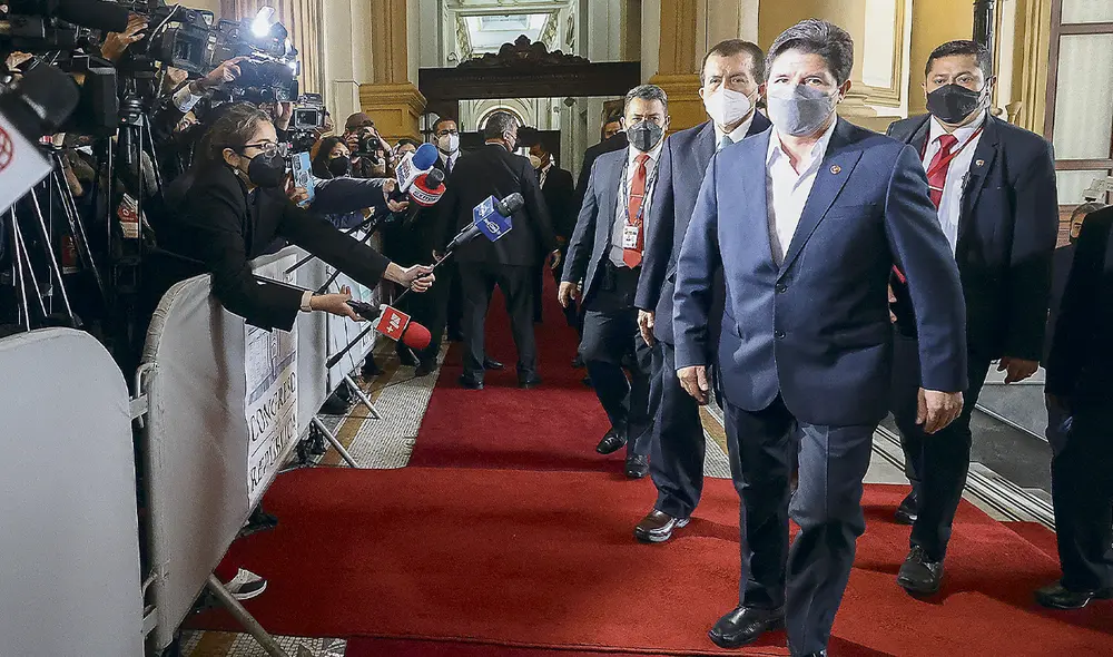 Visita. Pedro Castillo vuelve a visitar el Congreso en un intento de tender puentes. La primera vez que lo hizo fue para pedir la Comisión de Educación, sin resultados, en la gestión de Alva. Foto: difusión Visita. Pedro Castillo vuelve a visitar el Congreso en un intento de tender puentes. La primera vez que lo hizo fue para pedir la Comisión de Educación, sin resultados, en la gestión de Alva. Foto: difusión