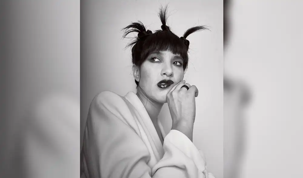 Andrea Martínez es una artista de pop emergente que empezó su carrera musical junto a su hermano Arturo en
Carabayllo. Crédito: José Amador Andrea Martínez es una artista de pop emergente que empezó su carrera musical junto a su hermano Arturo en
Carabayllo. Crédito: José Amador