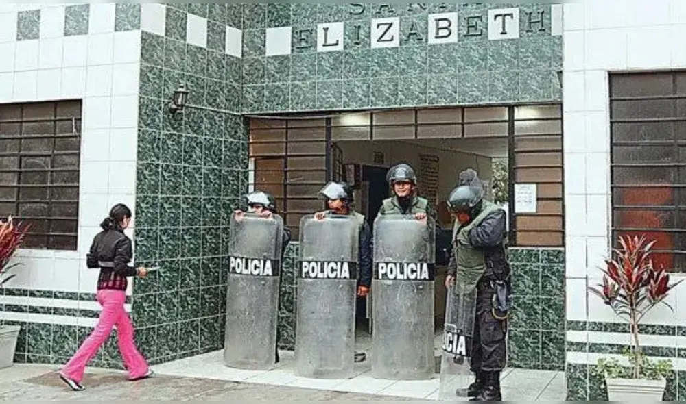 El menor fue trasladado a la comisaría de Santa Elizabeth y no a un centro médico a pesar de haber sufrido un accidente. Foto: SJL Digital