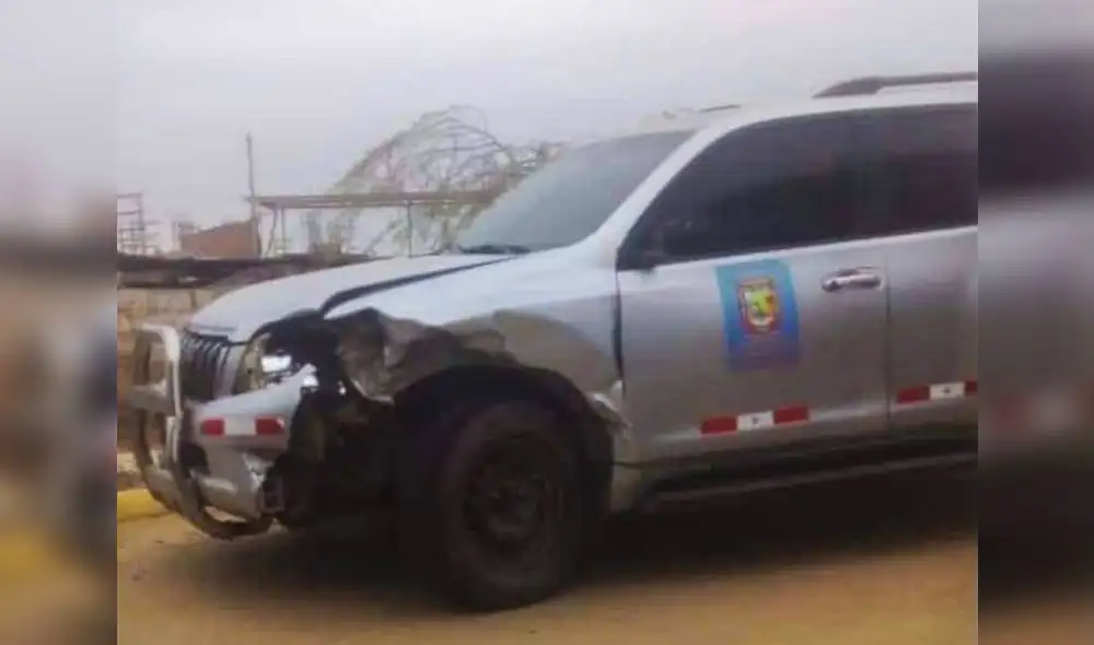 Vehículo menor recibió la peor parte. Foto: Bajo Piura Noticias