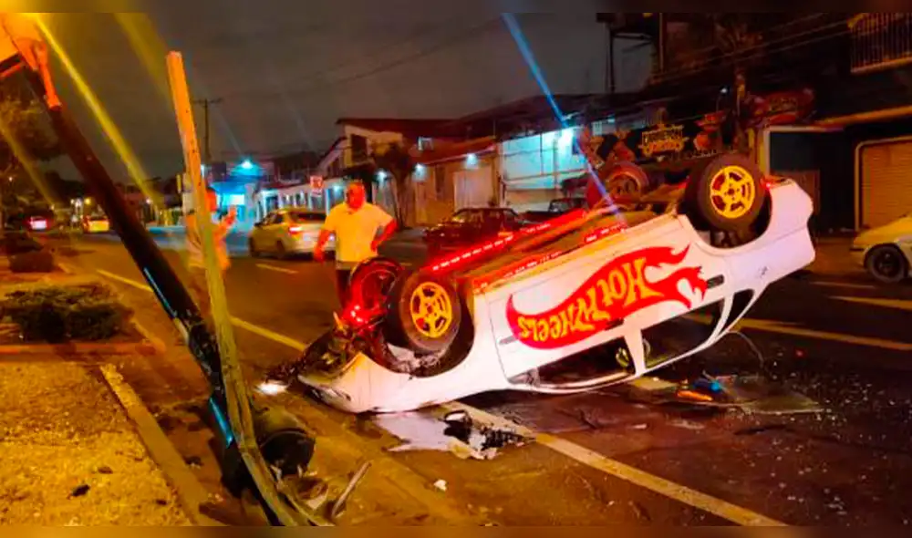 El accidente de tránsito ocurrió en horas de la madrugada. Foto: Expresoec