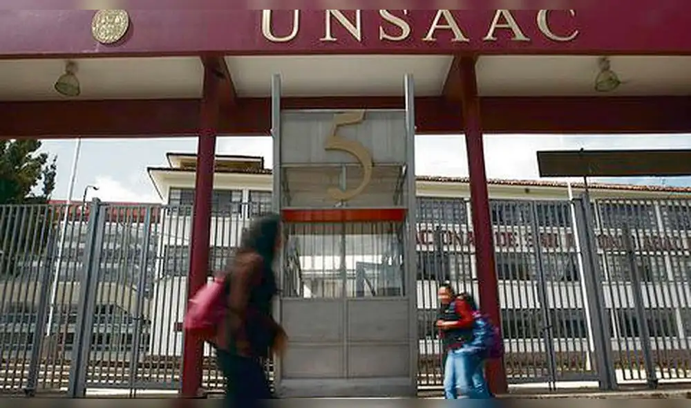 En la mira. Unsaac cuestionada por examen. Chats evidenciarían venta de prueba. Foto: La República