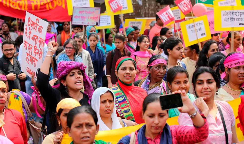 El hallazgo de los cadáveres colgados de un árbol desencadenó fuertes protestas en la India. Foto: ElPlural.com El hallazgo de los cadáveres colgados de un árbol desencadenó fuertes protestas en la India. Foto: ElPlural.com