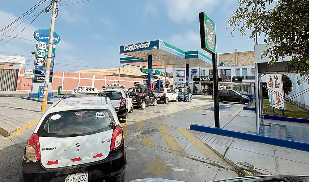 Situación. Ayer se registraron colas en grifos de Chiclayo. En tanto, el Minem indica que hay lotes suficientes de GLP para atender la demanda del mercado local. Foto: difusión Situación. Ayer se registraron colas en grifos de Chiclayo. En tanto, el Minem indica que hay lotes suficientes de GLP para atender la demanda del mercado local. Foto: difusión