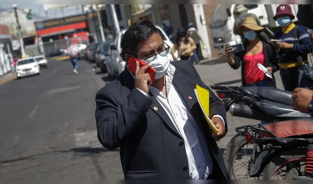 Defensa. Nova dice que puede firmar acuerdo con cualquiera. Foto: La República