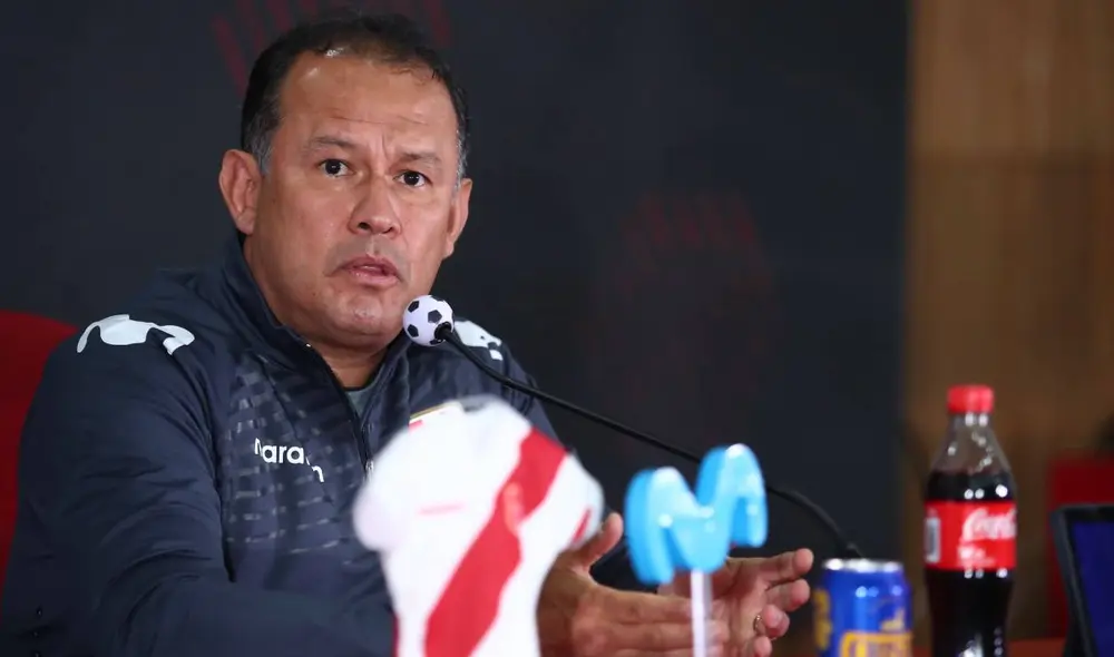 Juan Reynoso compareció ante los medios en la previa de su debut ante Perú vs. México. Foto: FPF Juan Reynoso compareció ante los medios en la previa de su debut ante Perú vs. México. Foto: FPF