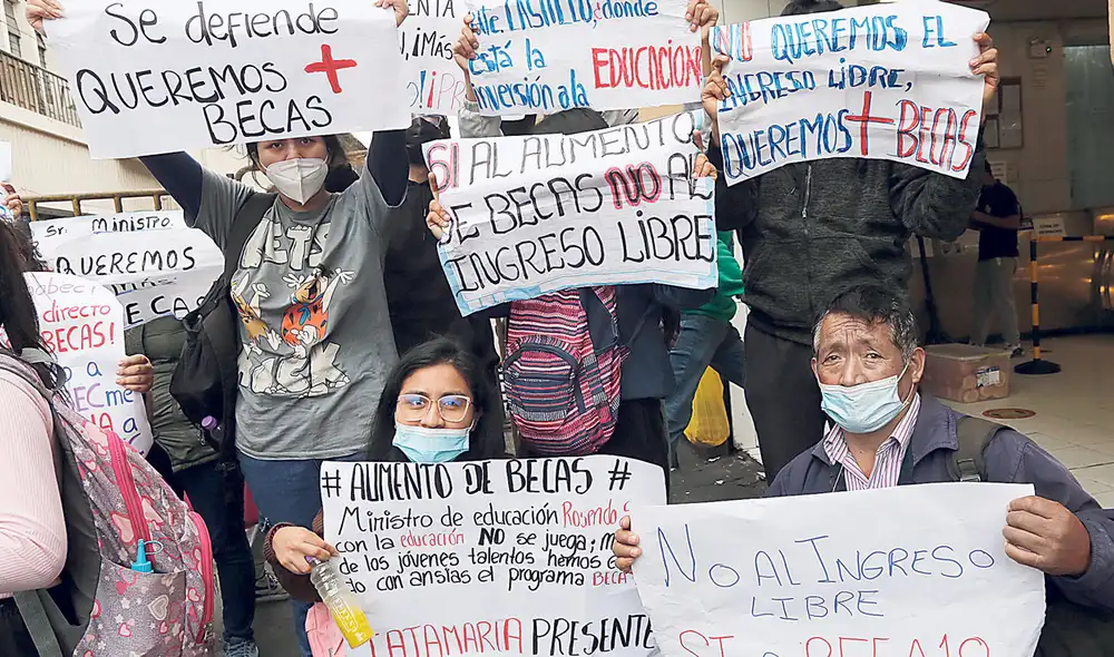Reclamo. Las protestas de los postulantes a Beca 18 hicieron entrar en razón al Ejecutivo. El Minedu dio marcha atrás ayer.