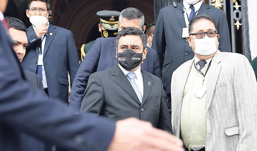 En la mira. En el Poder Legislativo, la oposición necesita 66 votos para sacar al ministro del Interior, Willy Huerta. Así, se cumpliría de nuevo la amenaza de ir contra los ministros uno a uno. Foto: Antonio Melgarejo/La República En la mira. En el Poder Legislativo, la oposición necesita 66 votos para sacar al ministro del Interior, Willy Huerta. Así, se cumpliría de nuevo la amenaza de ir contra los ministros uno a uno. Foto: Antonio Melgarejo/La República