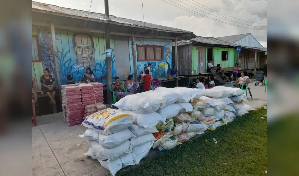 Hasta la tarde de este jueves se completó la cantidad de 272 packs de alimentos y 272 cajas de agua de 20 litros cada. Foto: La República