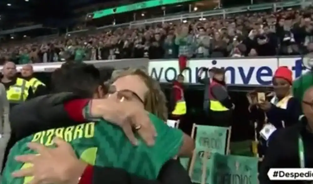 Claudio PIzarro se fue en olor a multitud de su parido de despedida. Foto: captura de Movistar Deportes