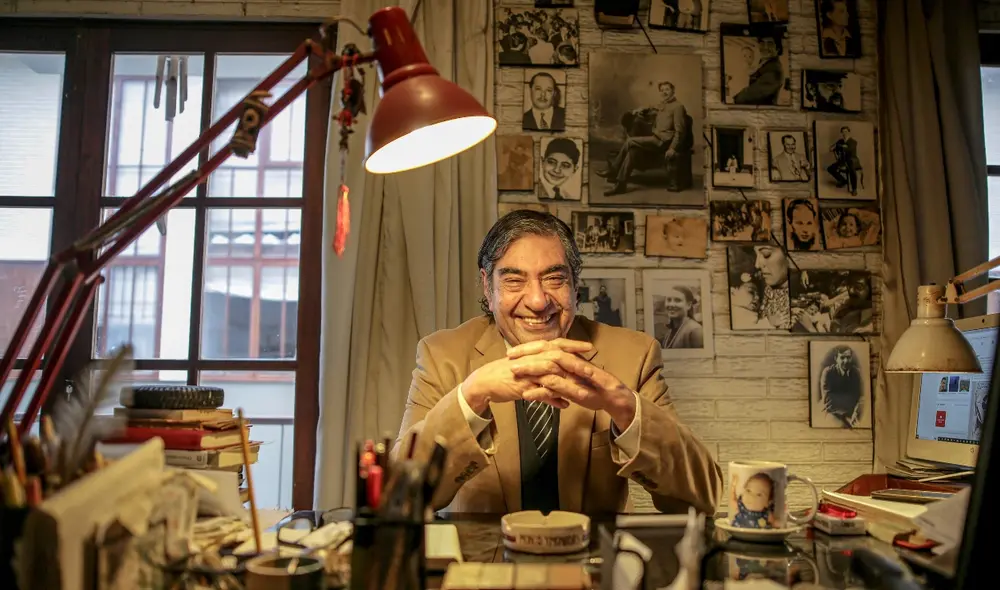 Humor. Nicolás Yerovi (71) es un espectador acucioso, punzante, de la realidad peruana. Muy a su estilo, lamenta el nivel de candidatos que tenemos para Lima. Foto: John Reyes/La República